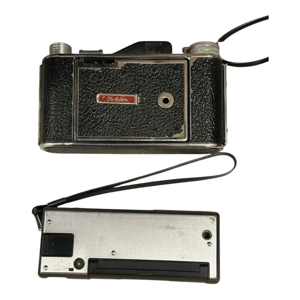 Vintage cameras bundle Kodak Instamatic, brownie, Polaroid, foldex & flash cubes